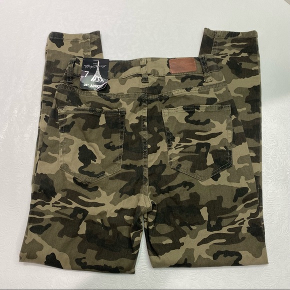 Paris Blues Sz 7 26" ankle pants in camouflage print, New with tags juniors - Picture 2 of 13